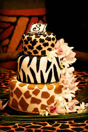 A wild animal wedding cake