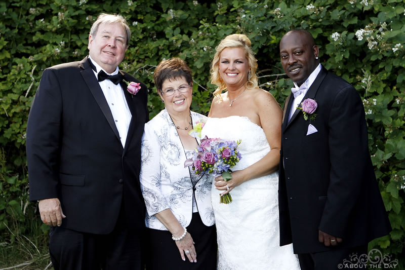 Wedding at The Edgewater House in Olalla, Washington