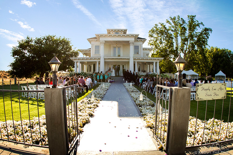 Wedding at the Moore Mansion in Pasco, Washington