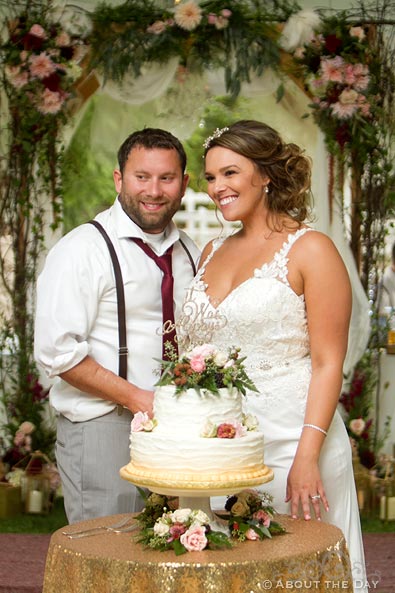 Cutting the wedding Cake