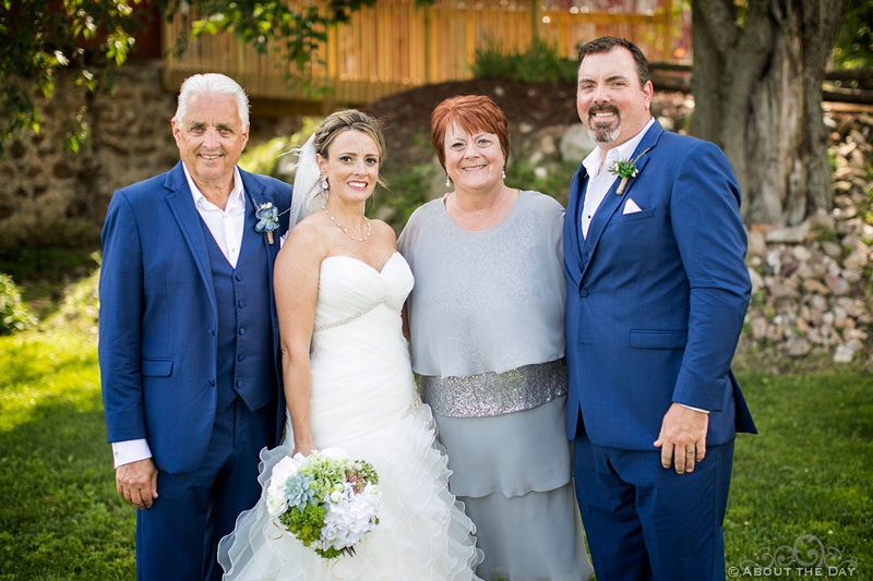 Bride with her family in Auburndale, WI