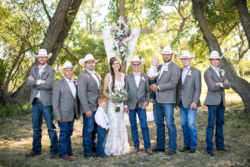 Lovely Bride with the Groomsmen