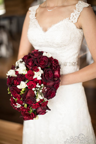 Lovely red and white wedding bouquet at the Evergreen Aviation & Space Museum