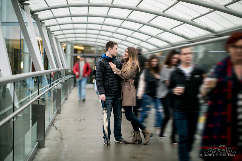 Will & Madelyn on a crowded sky bridge in Bellevue, WA