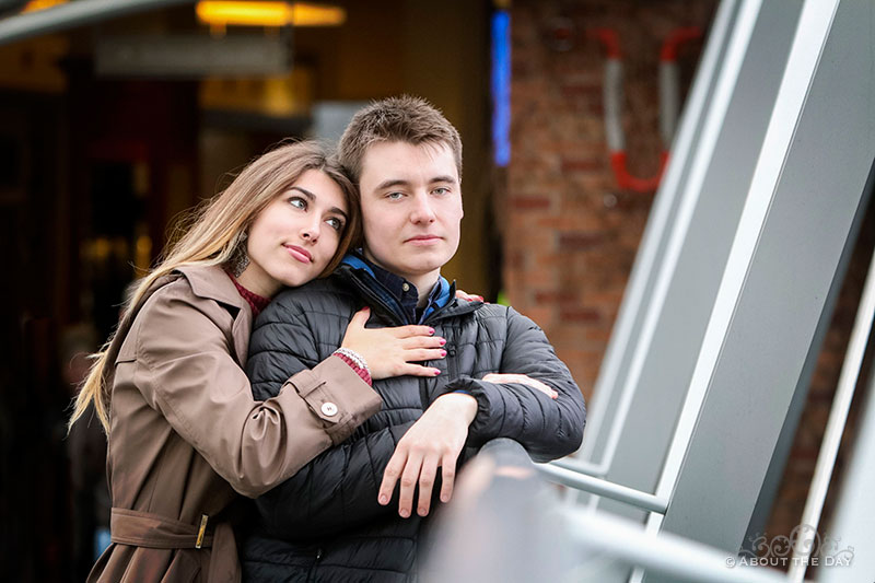 Will & Madelyn pose on the Bellevue Square Sky Bridge